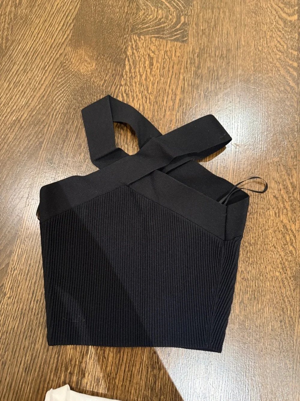 Babaton Black Ribbed Crossback Crop Tank - Picture 3 of 3